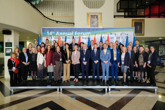 Macro-regional strategies as a bridge to the European Union: Sarajevo EUSDR and EUSAIR meeting highlights support for candidate countries